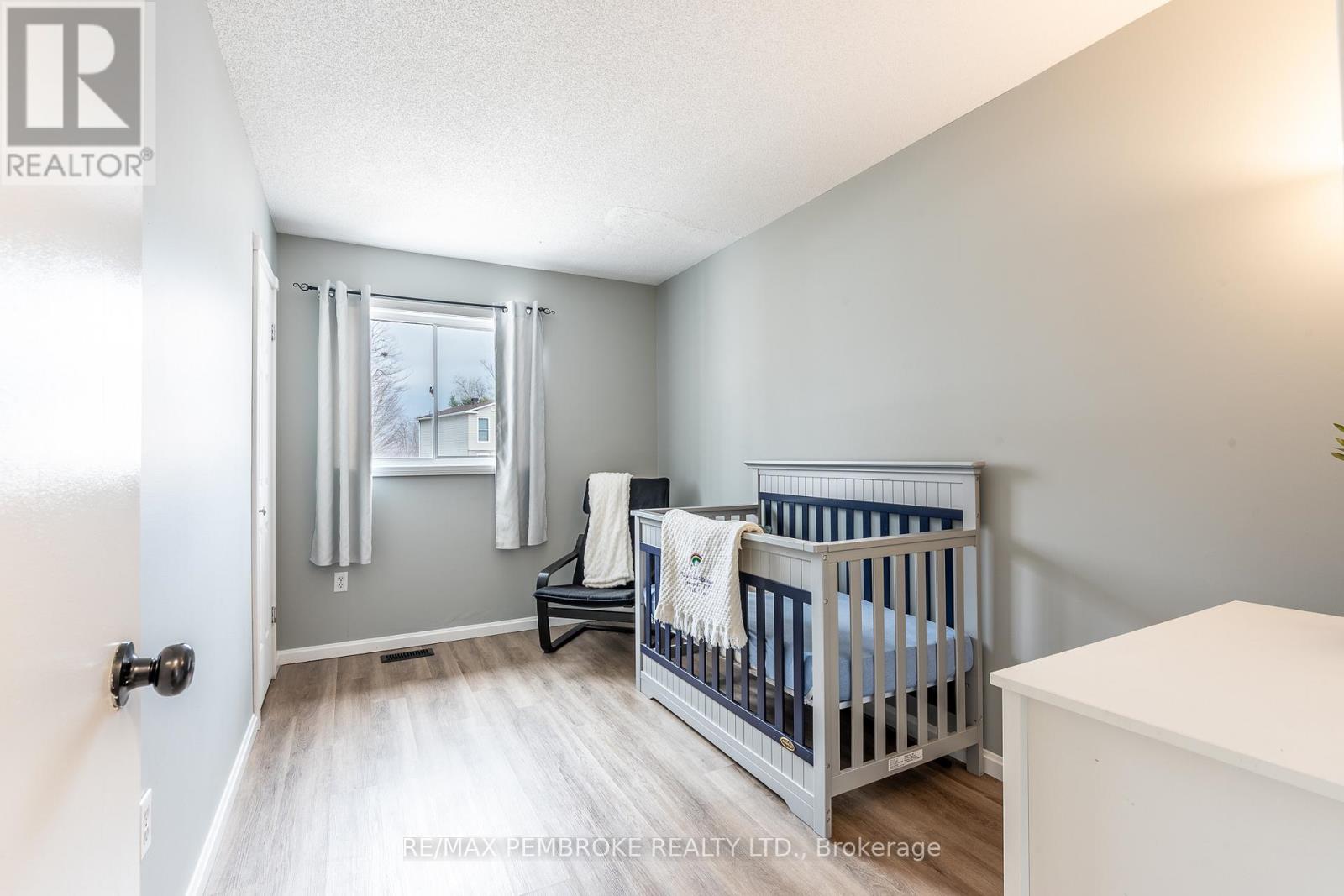 24 Earl Street, Petawawa, Ontario  K8H 3M4 - Photo 26 - X12986482