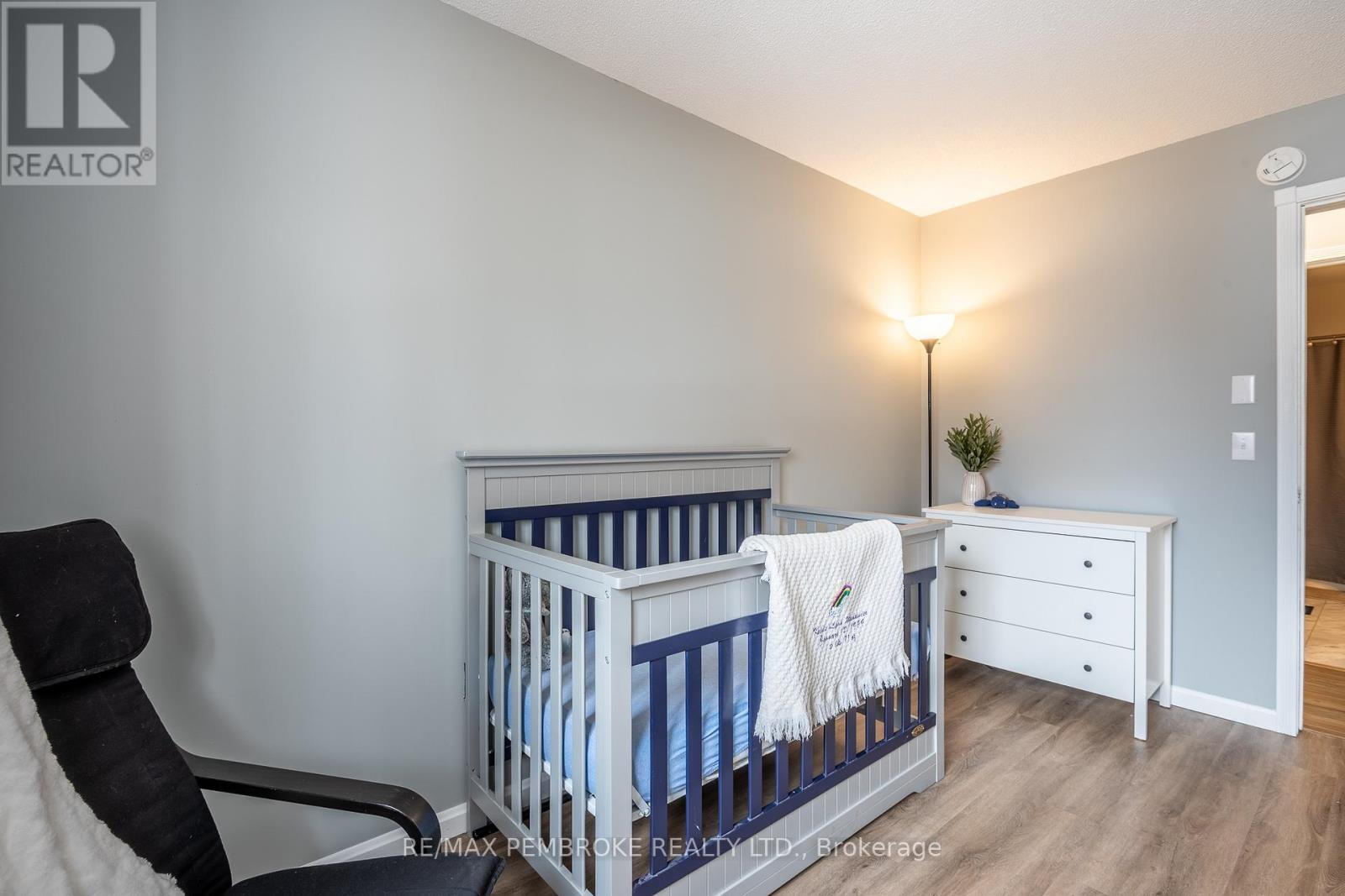 24 Earl Street, Petawawa, Ontario  K8H 3M4 - Photo 27 - X12986482