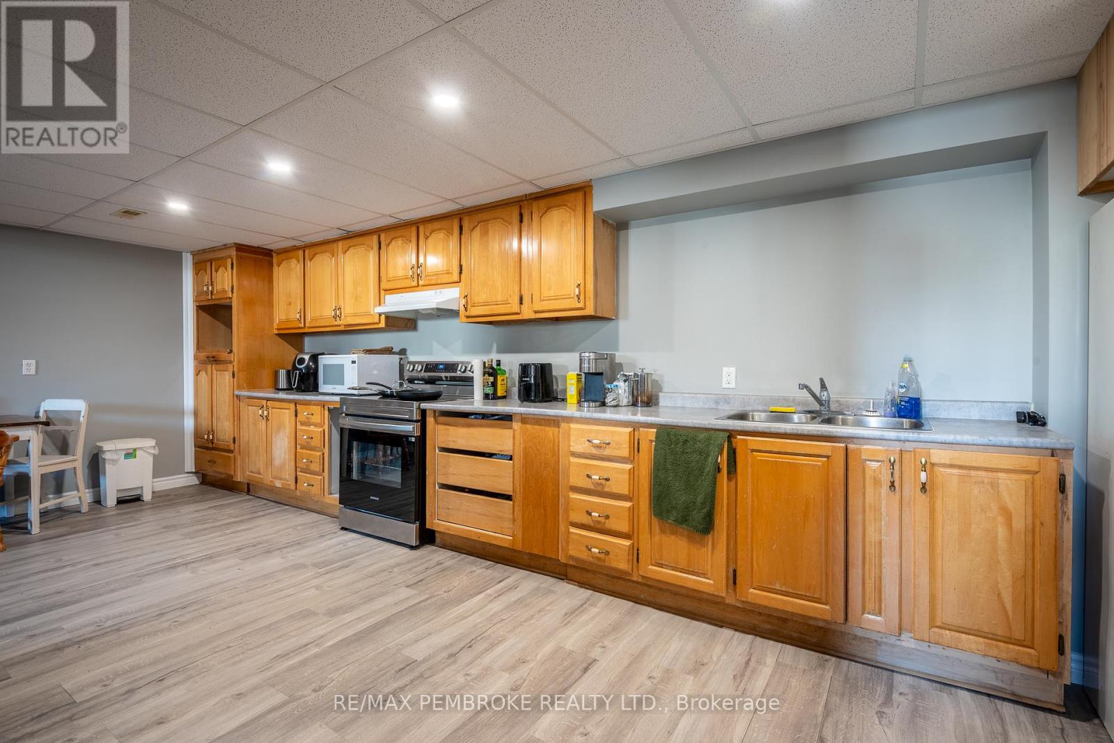 24 Earl Street, Petawawa, Ontario  K8H 3M4 - Photo 33 - X12986482