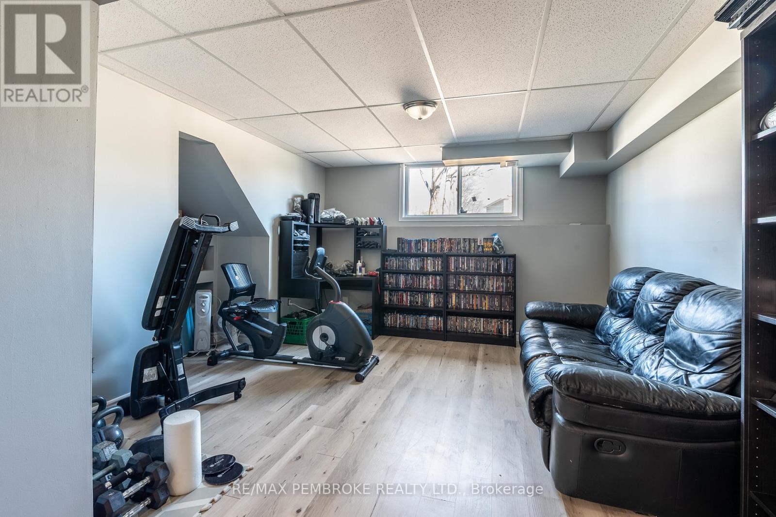 24 Earl Street, Petawawa, Ontario  K8H 3M4 - Photo 35 - X12986482