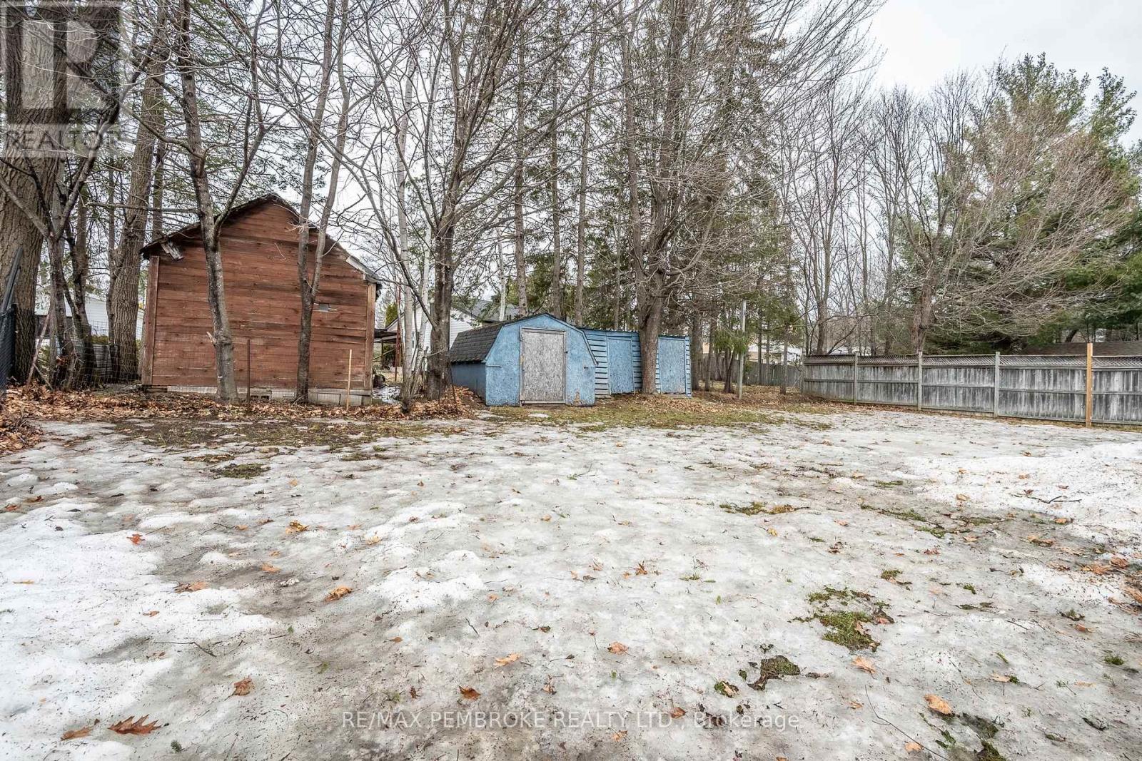 24 Earl Street, Petawawa, Ontario  K8H 3M4 - Photo 4 - X12986482