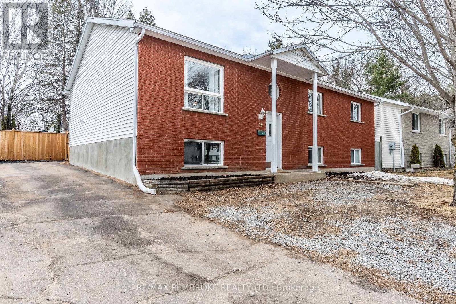 24 Earl Street, Petawawa, Ontario  K8H 3M4 - Photo 42 - X12986482