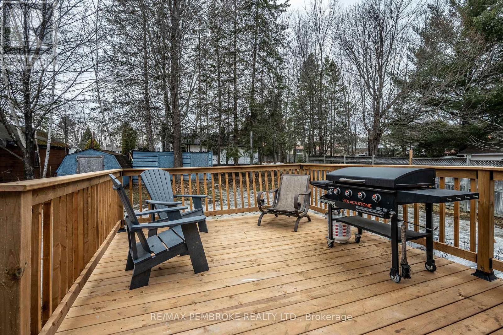 24 Earl Street, Petawawa, Ontario  K8H 3M4 - Photo 6 - X12986482