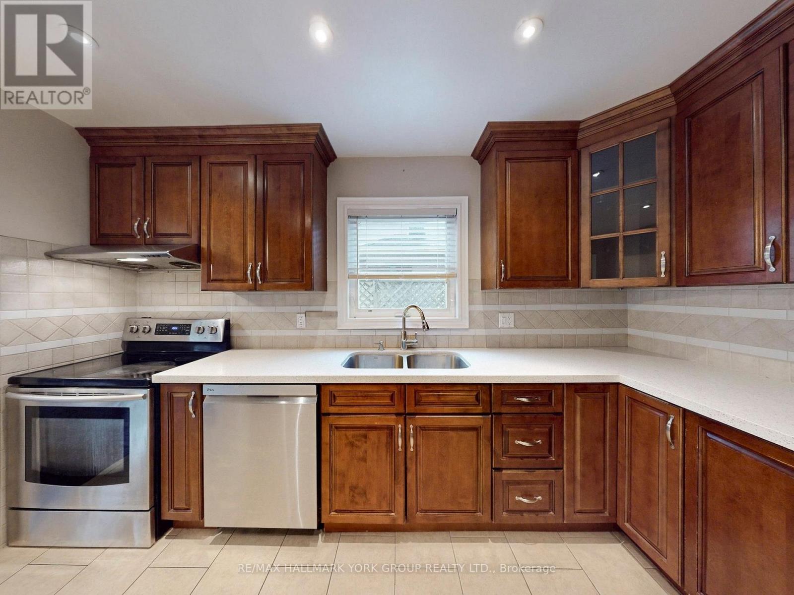 161 Spruce Street, Aurora, Ontario  L4G 3R7 - Photo 10 - N12982790