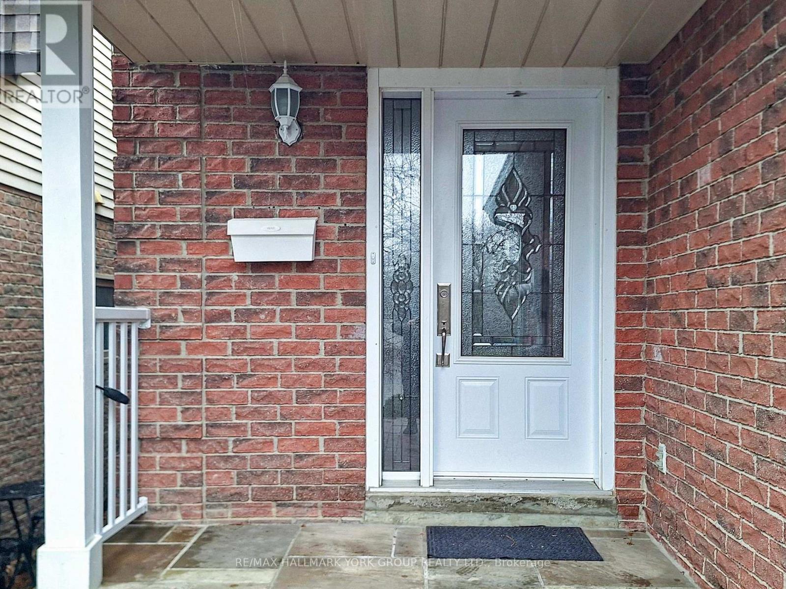 161 Spruce Street, Aurora, Ontario  L4G 3R7 - Photo 3 - N12982790