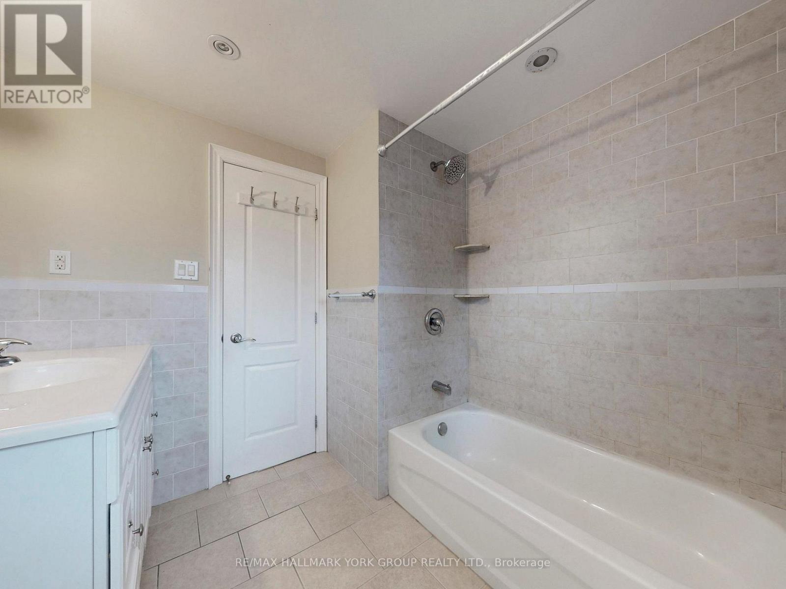 161 Spruce Street, Aurora, Ontario  L4G 3R7 - Photo 31 - N12982790