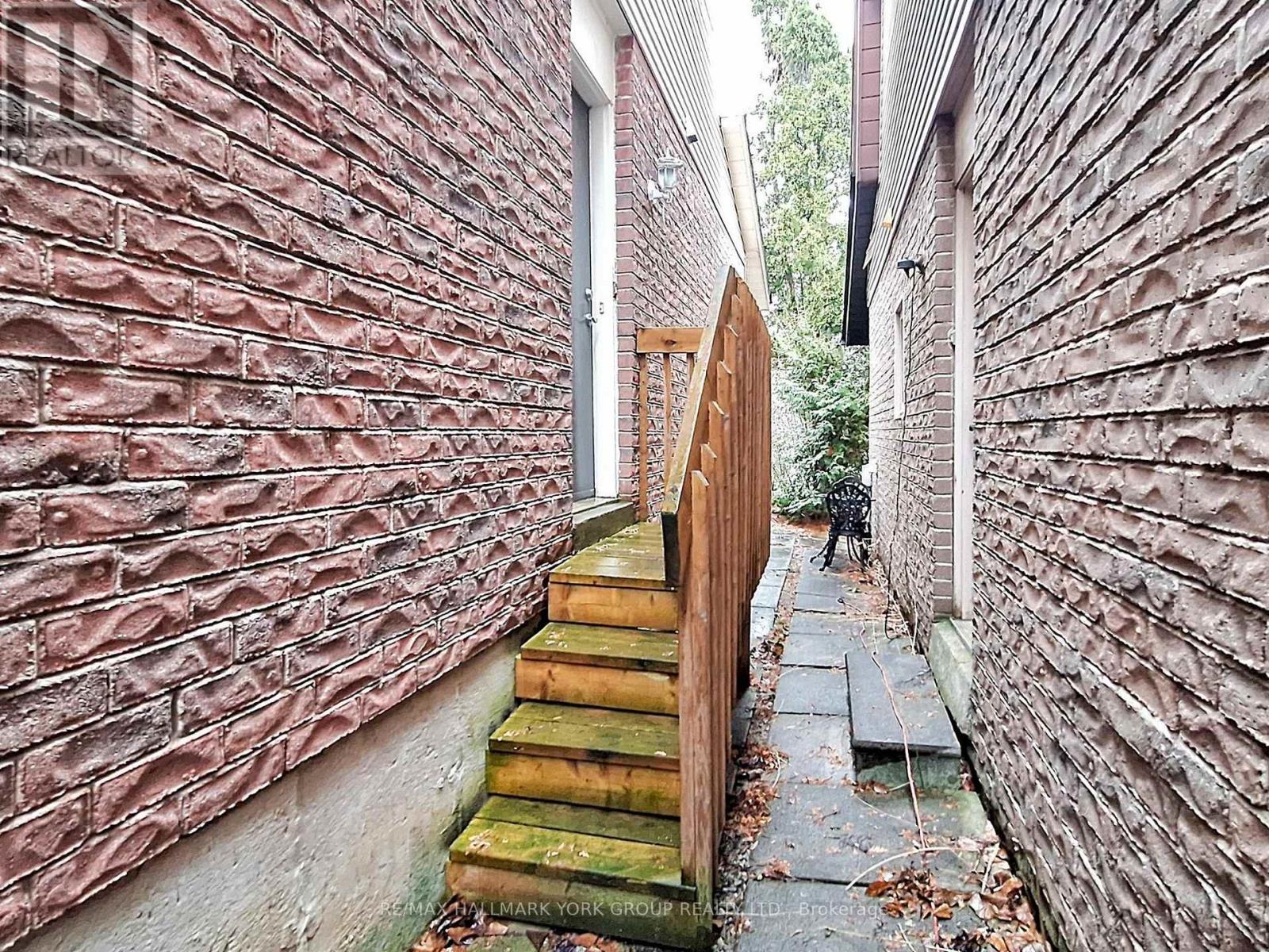 161 Spruce Street, Aurora, Ontario  L4G 3R7 - Photo 50 - N12982790