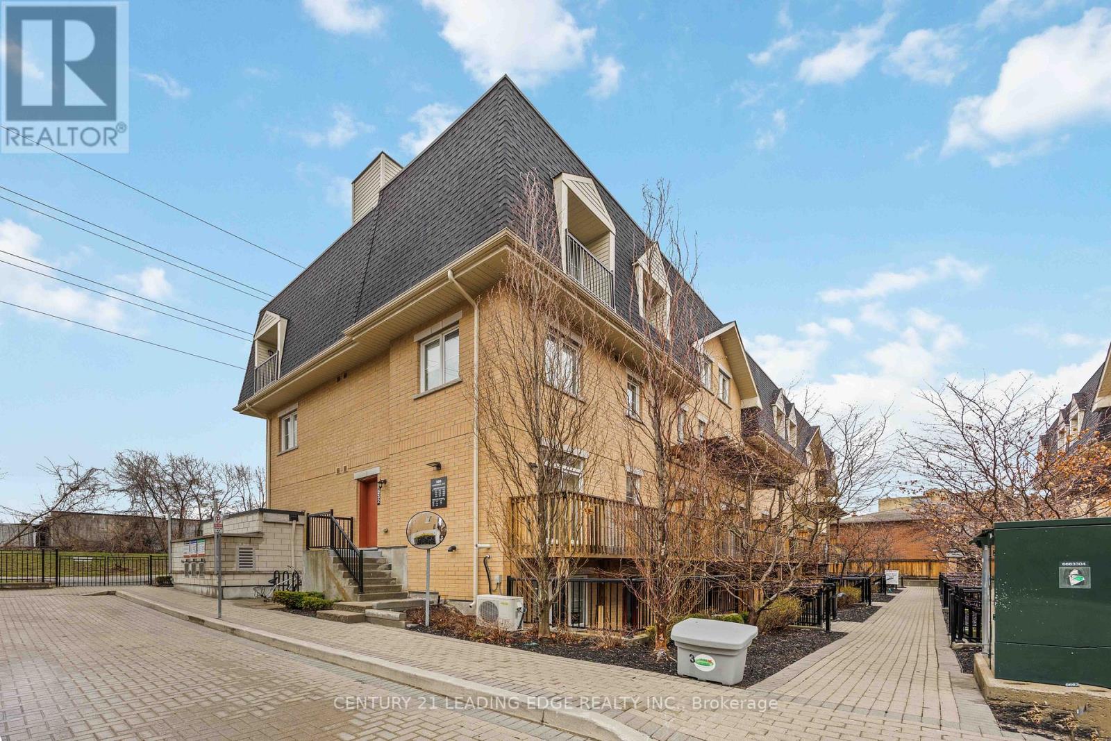 121 - 380 HOPEWELL AVENUE, Toronto, Ontario