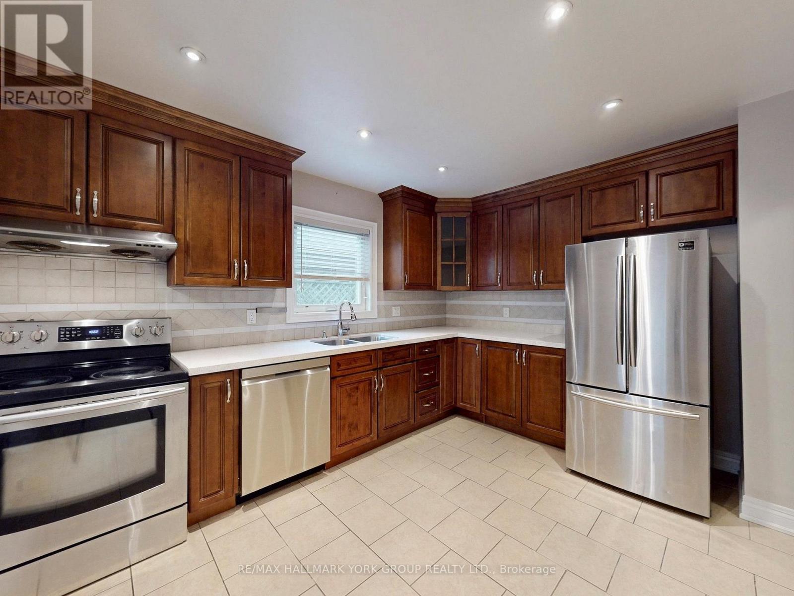 161 Spruce Street, Aurora, Ontario  L4G 3R7 - Photo 9 - N12982790