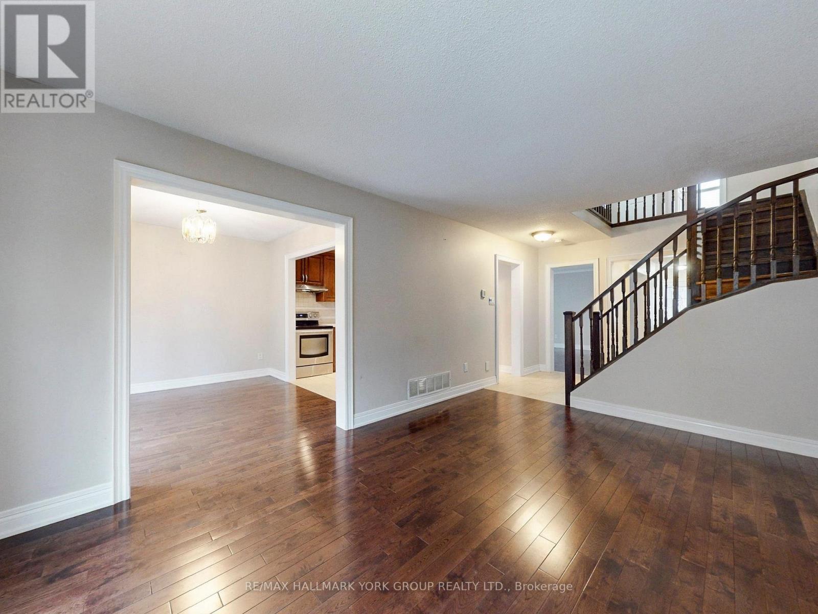 161 Spruce Street, Aurora, Ontario  L4G 3R7 - Photo 8 - N12982790