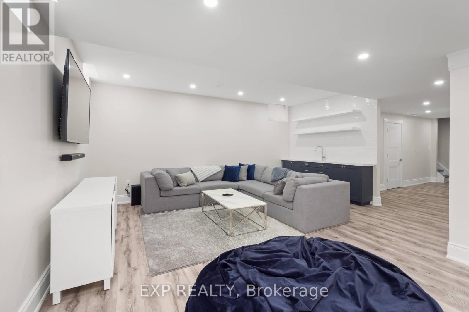 56 Lewis Avenue, Bradford West Gwillimbury, Ontario  L3Z 0X2 - Photo 36 - N12986468