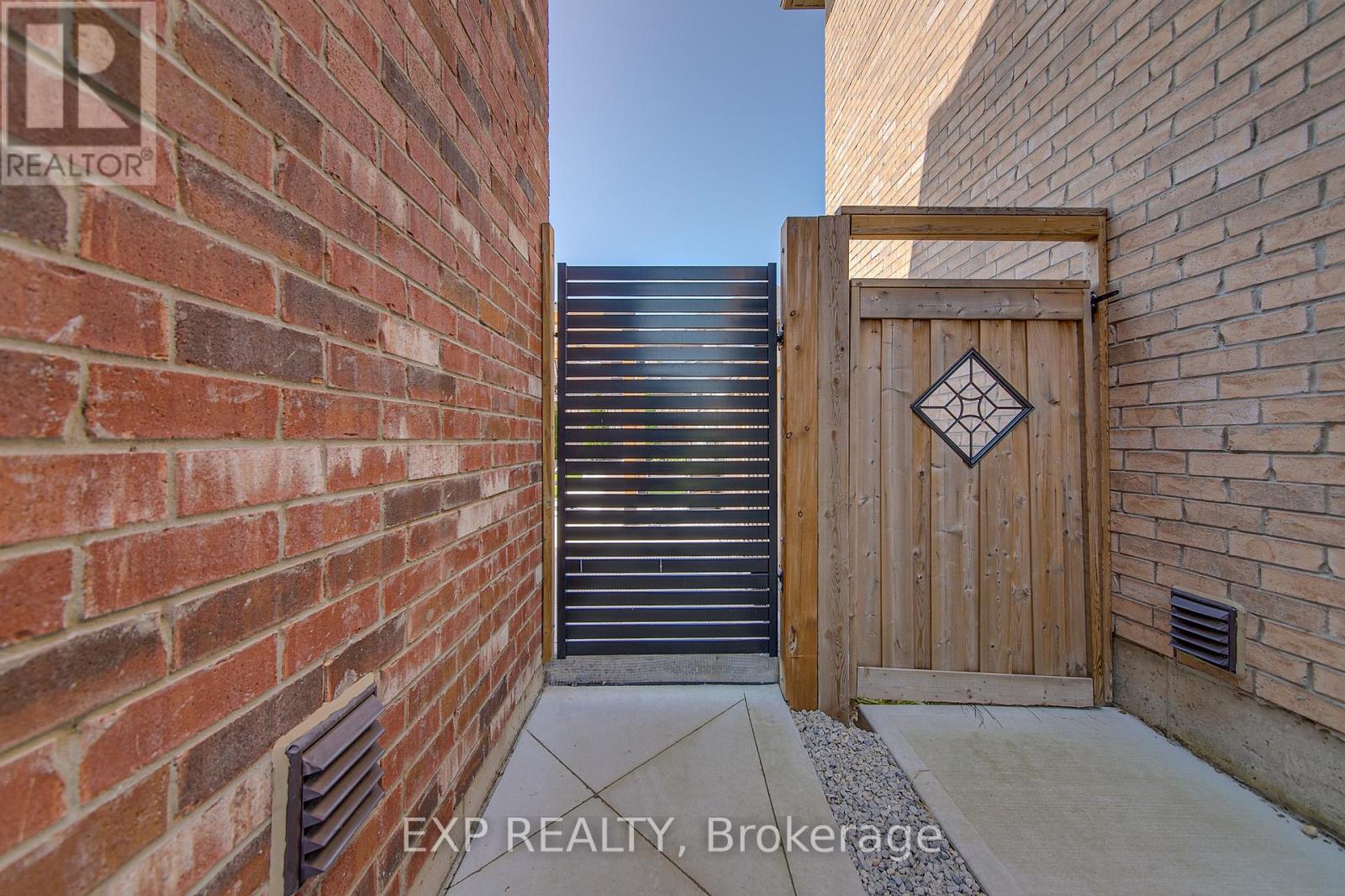 56 Lewis Avenue, Bradford West Gwillimbury, Ontario  L3Z 0X2 - Photo 41 - N12986468