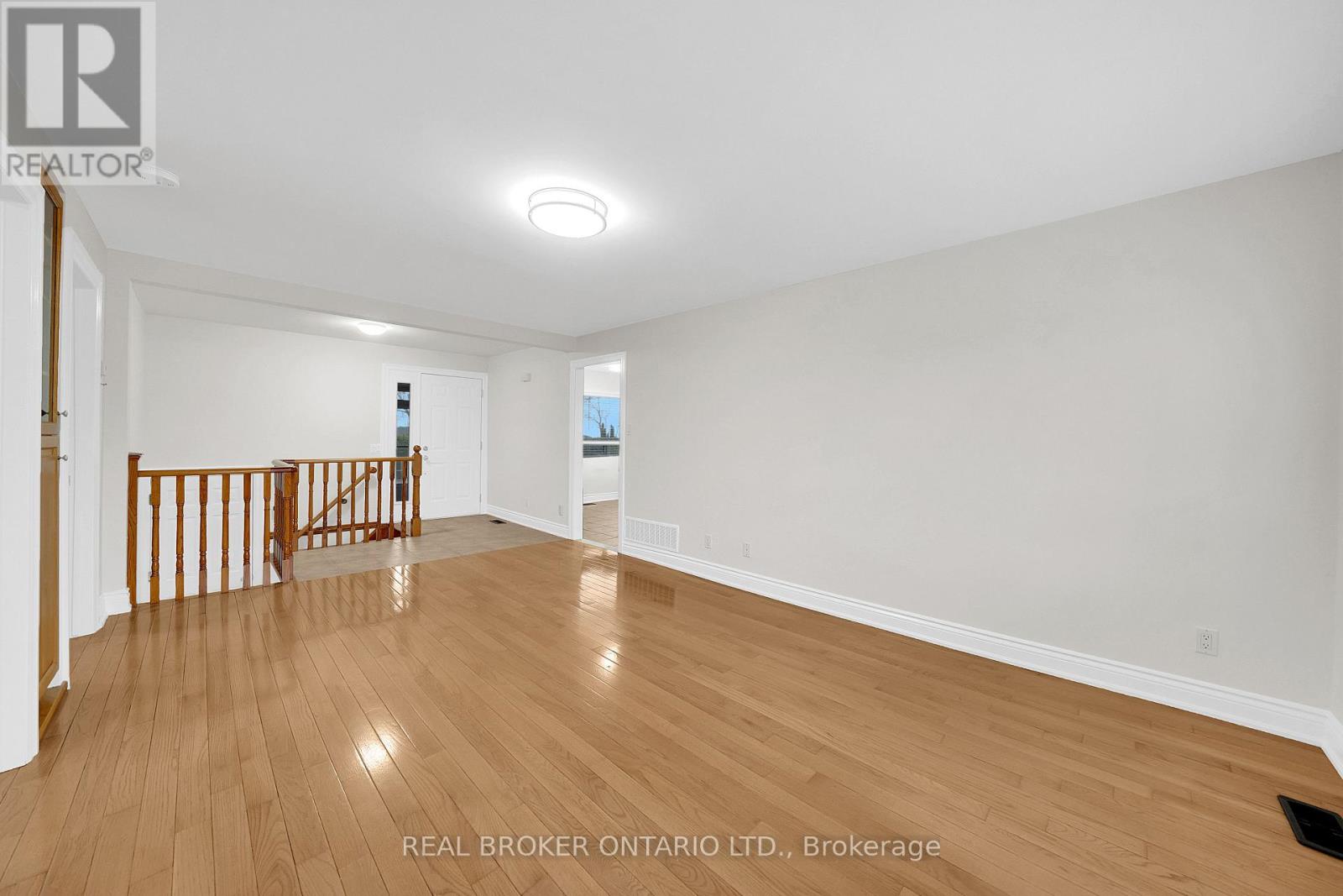 1092 Alfred Street, Innisfil, Ontario  L0L 1C0 - Photo 13 - N12986494