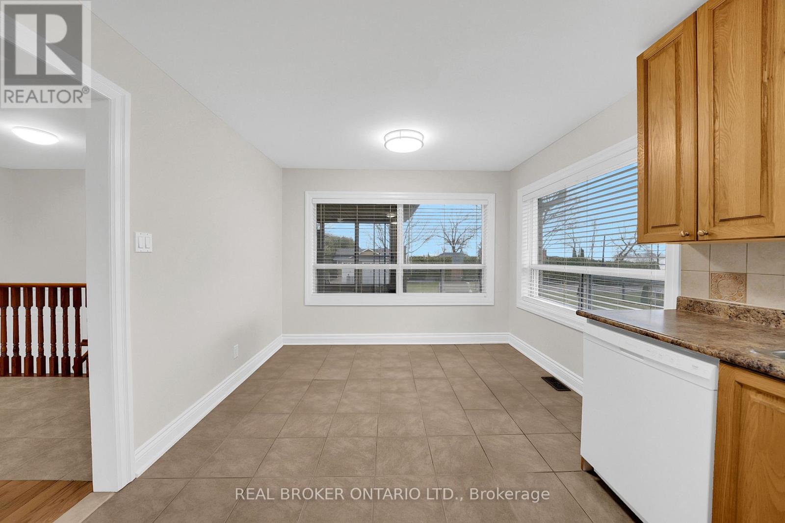 1092 Alfred Street, Innisfil, Ontario  L0L 1C0 - Photo 17 - N12986494