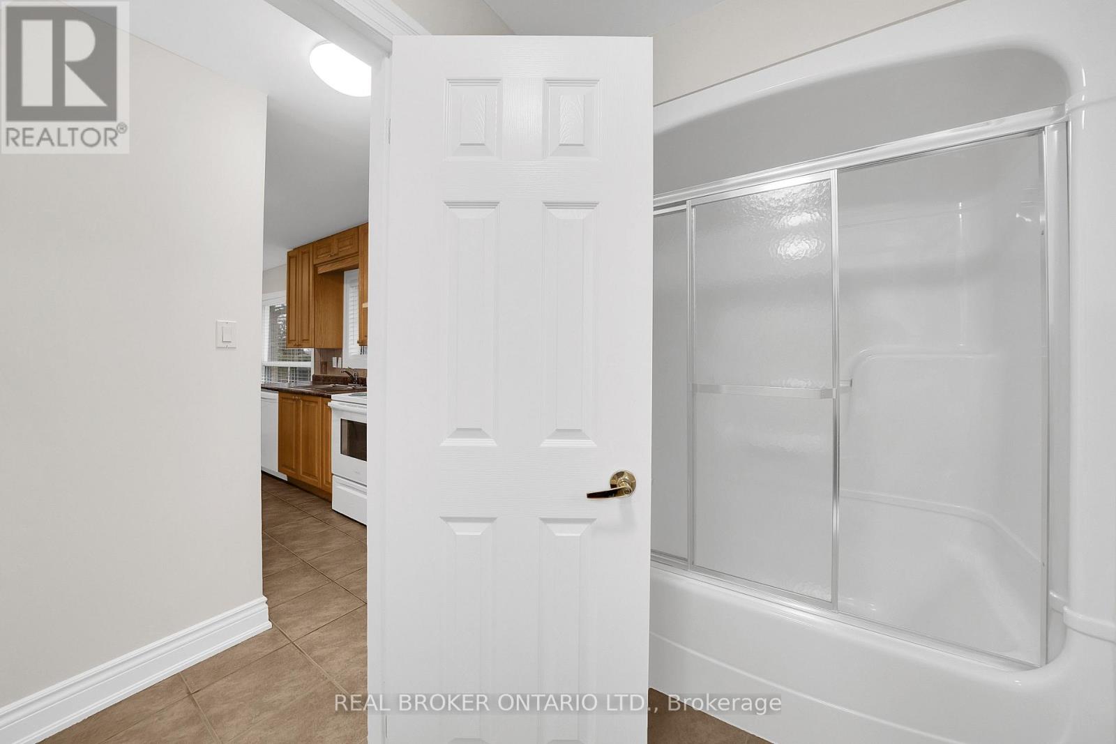 1092 Alfred Street, Innisfil, Ontario  L0L 1C0 - Photo 20 - N12986494