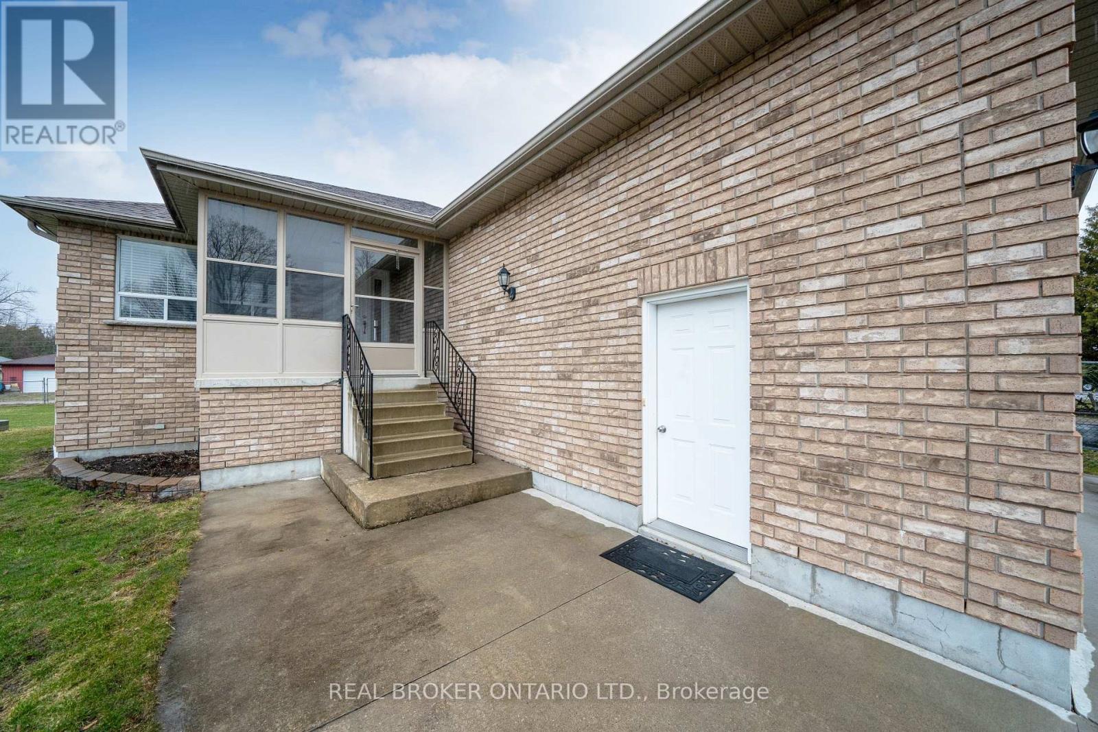 1092 Alfred Street, Innisfil, Ontario  L0L 1C0 - Photo 4 - N12986494