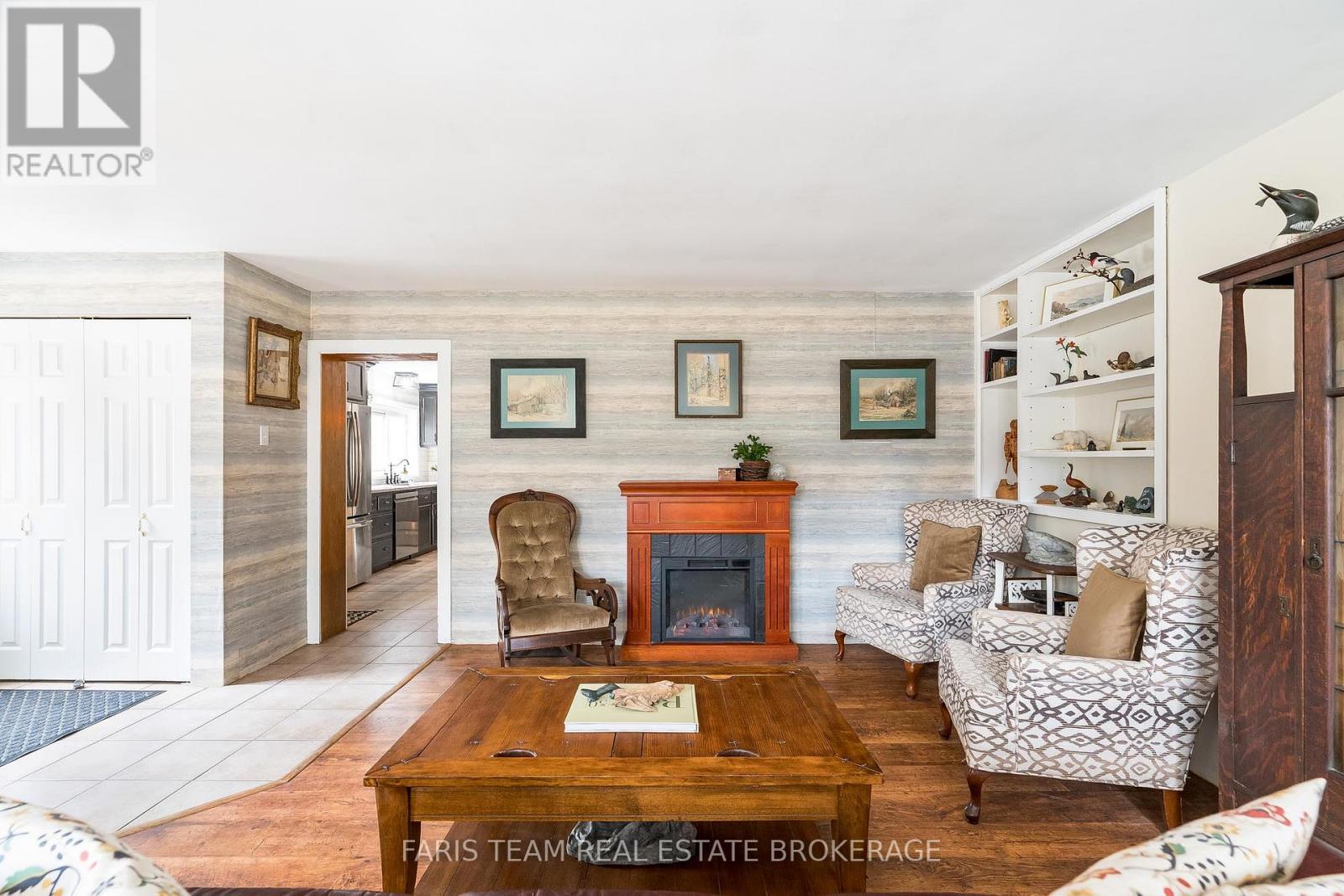 1983 Horseshoe Valley Road W, Oro-Medonte, Ontario  L4M 4Y8 - Photo 12 - S12986488