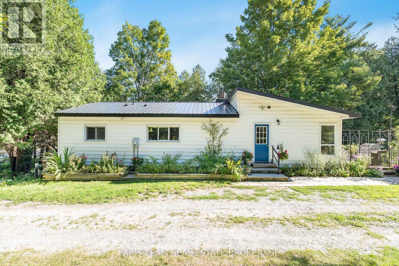 1983 Horseshoe Valley Road W, Oro-Medonte, Ontario  L4M 4Y8 - Photo 2 - S12986488