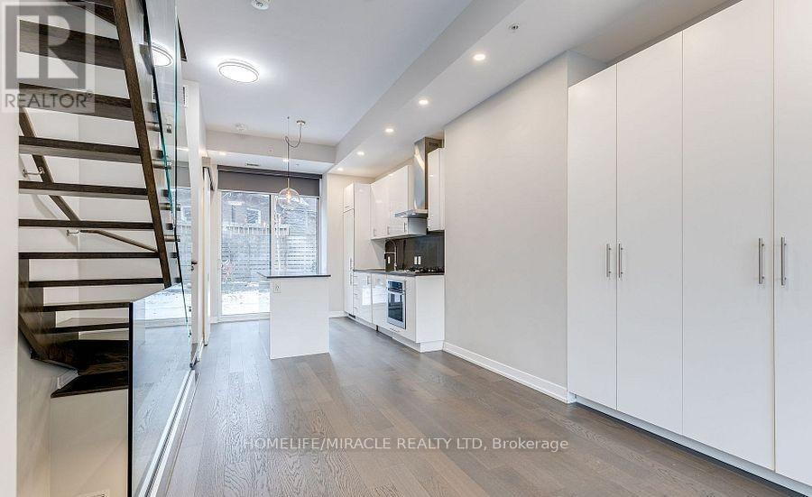 Th155 - 38 Howard Park Avenue, Toronto, Ontario  M6R 0A7 - Photo 11 - W12986486