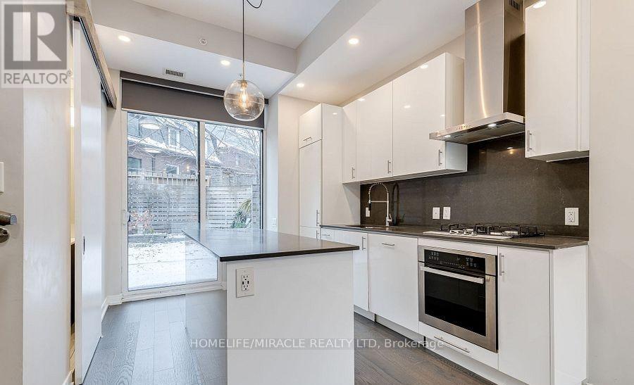 Th155 - 38 Howard Park Avenue, Toronto, Ontario  M6R 0A7 - Photo 20 - W12986486