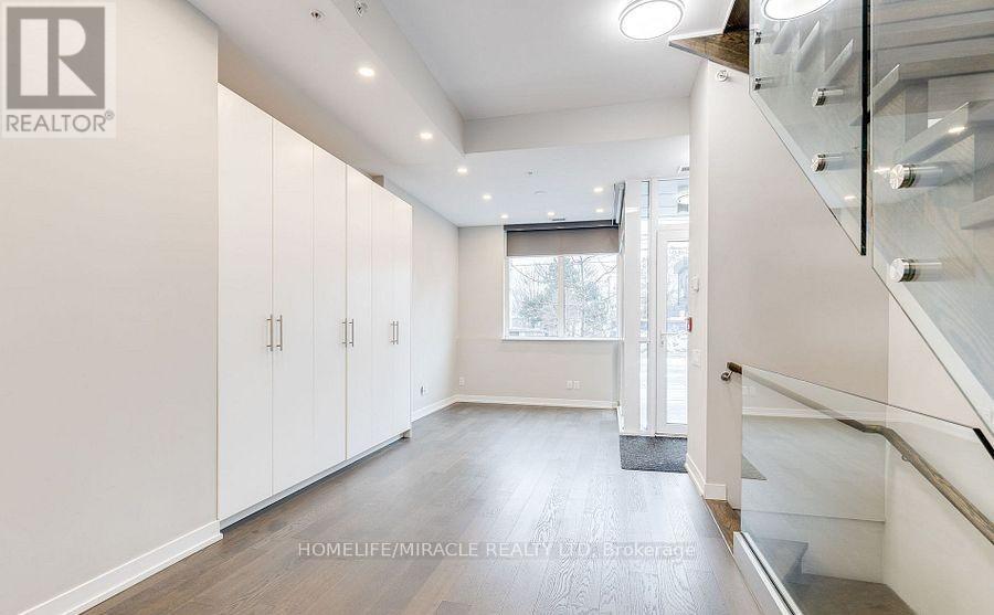 Th155 - 38 Howard Park Avenue, Toronto, Ontario  M6R 0A7 - Photo 6 - W12986486