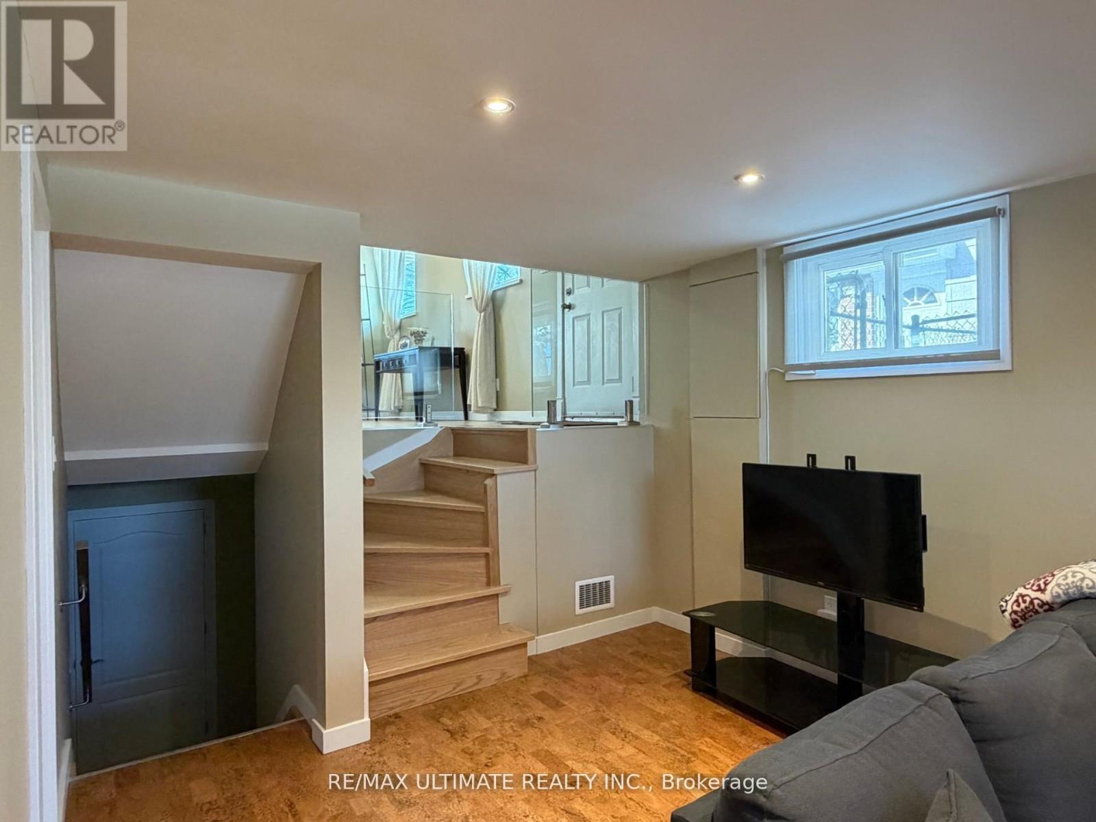 2201 Stir Crescent, Mississauga, Ontario  L4Y 3V2 - Photo 14 - W12986492