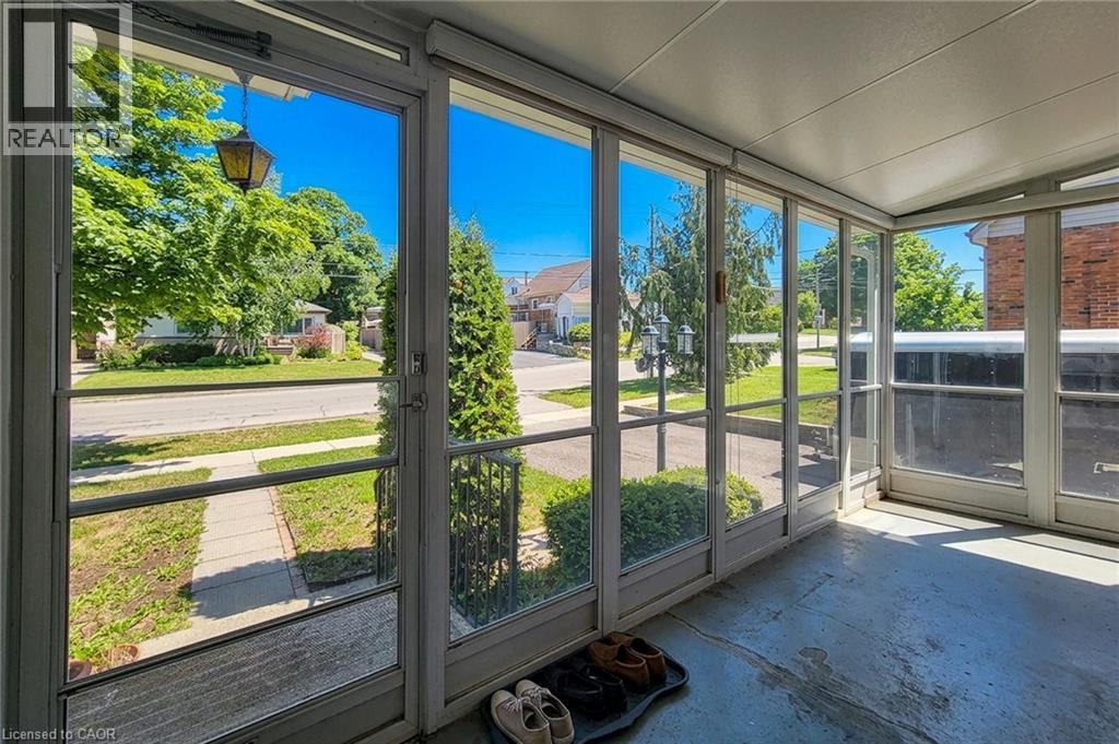 11 Collegiate Avenue, Stoney Creek, Ontario  L8G 3K9 - Photo 36 - 40818113