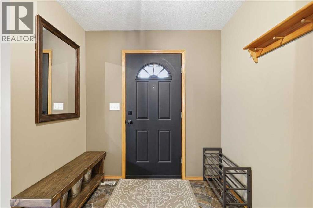 44 Pickwick Lane, Lacombe, Alberta  T4L 1T5 - Photo 3 - A2295298