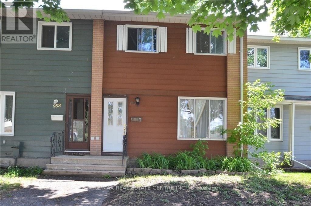 960 MEADOWLANDS DRIVE, Ottawa, Ontario