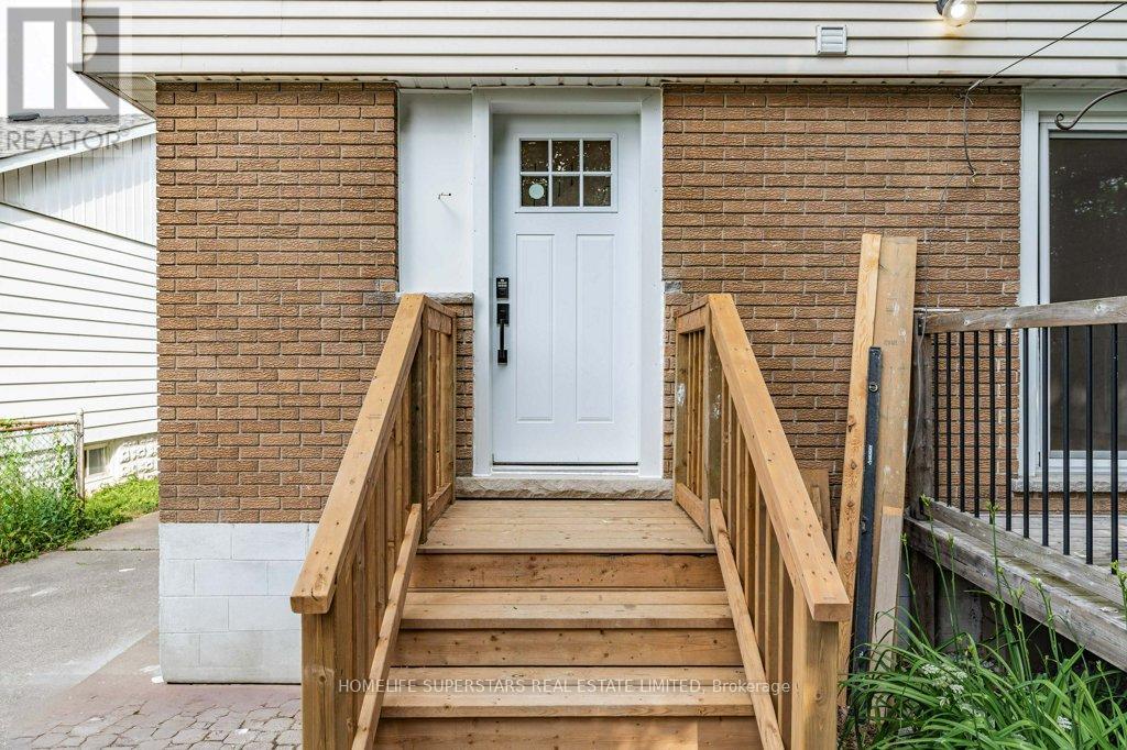 Upper - 855 Garth Street, Hamilton, Ontario  L9C 4K7 - Photo 13 - X12986504