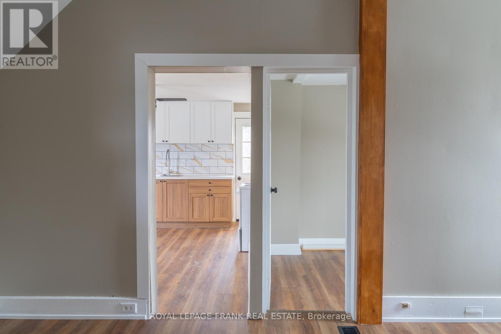 Upper - 39 Glenelg Street E, Kawartha Lakes, Ontario  K9V 1Y9 - Photo 10 - X12982398