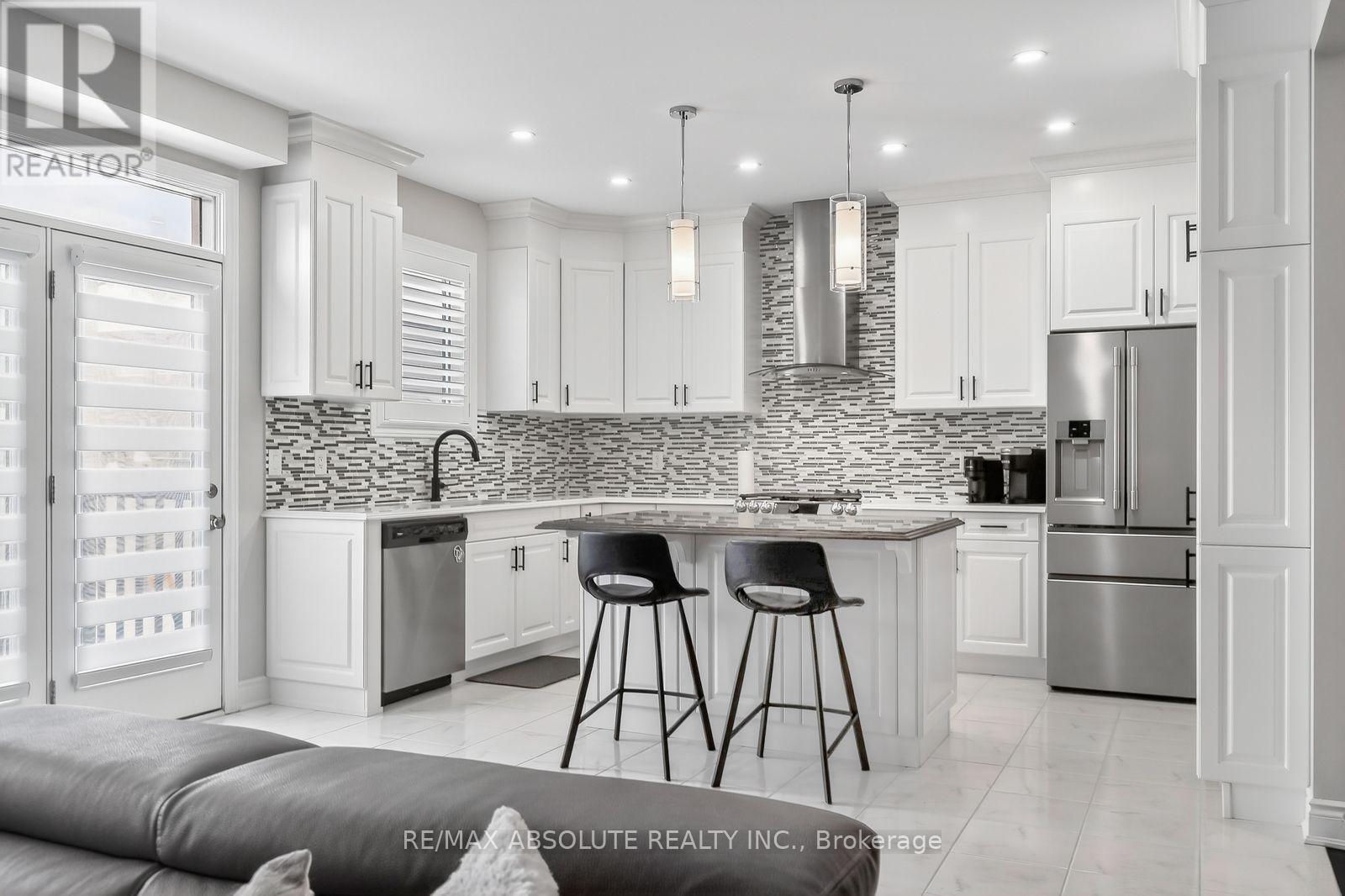 1008 Manege Street, Ottawa, Ontario  K2S 0Y7 - Photo 13 - X12740170