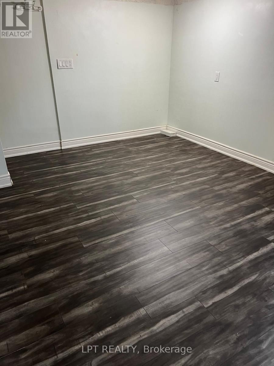 7101 Codlin Avenue, Mississauga, Ontario  L4T 2M3 - Photo 37 - W12921738