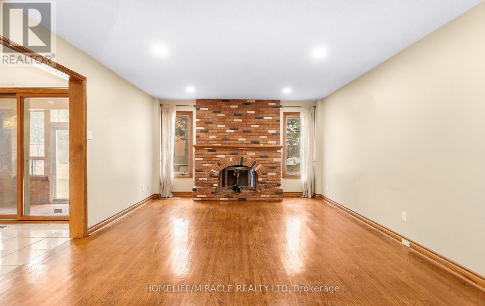 85 Harlow Crescent, Toronto, Ontario  M9V 2Y8 - Photo 11 - W12970456