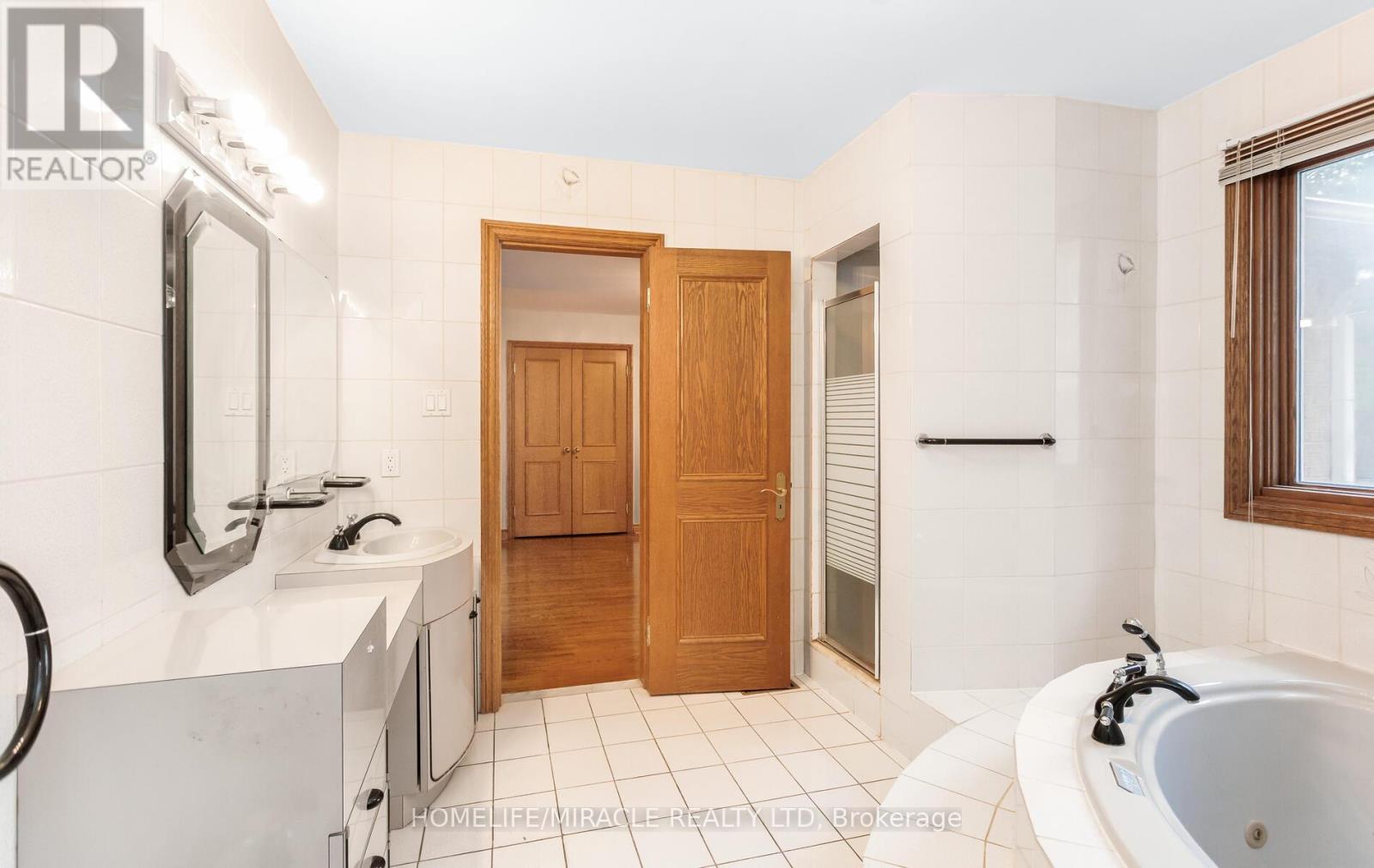 85 Harlow Crescent, Toronto, Ontario  M9V 2Y8 - Photo 22 - W12970456