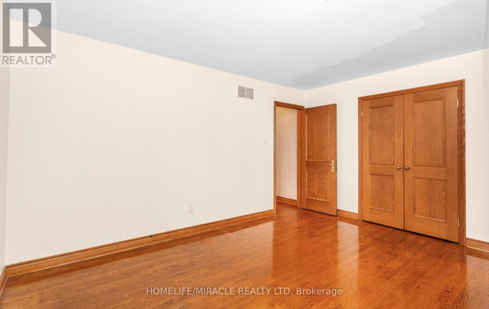 85 Harlow Crescent, Toronto, Ontario  M9V 2Y8 - Photo 25 - W12970456