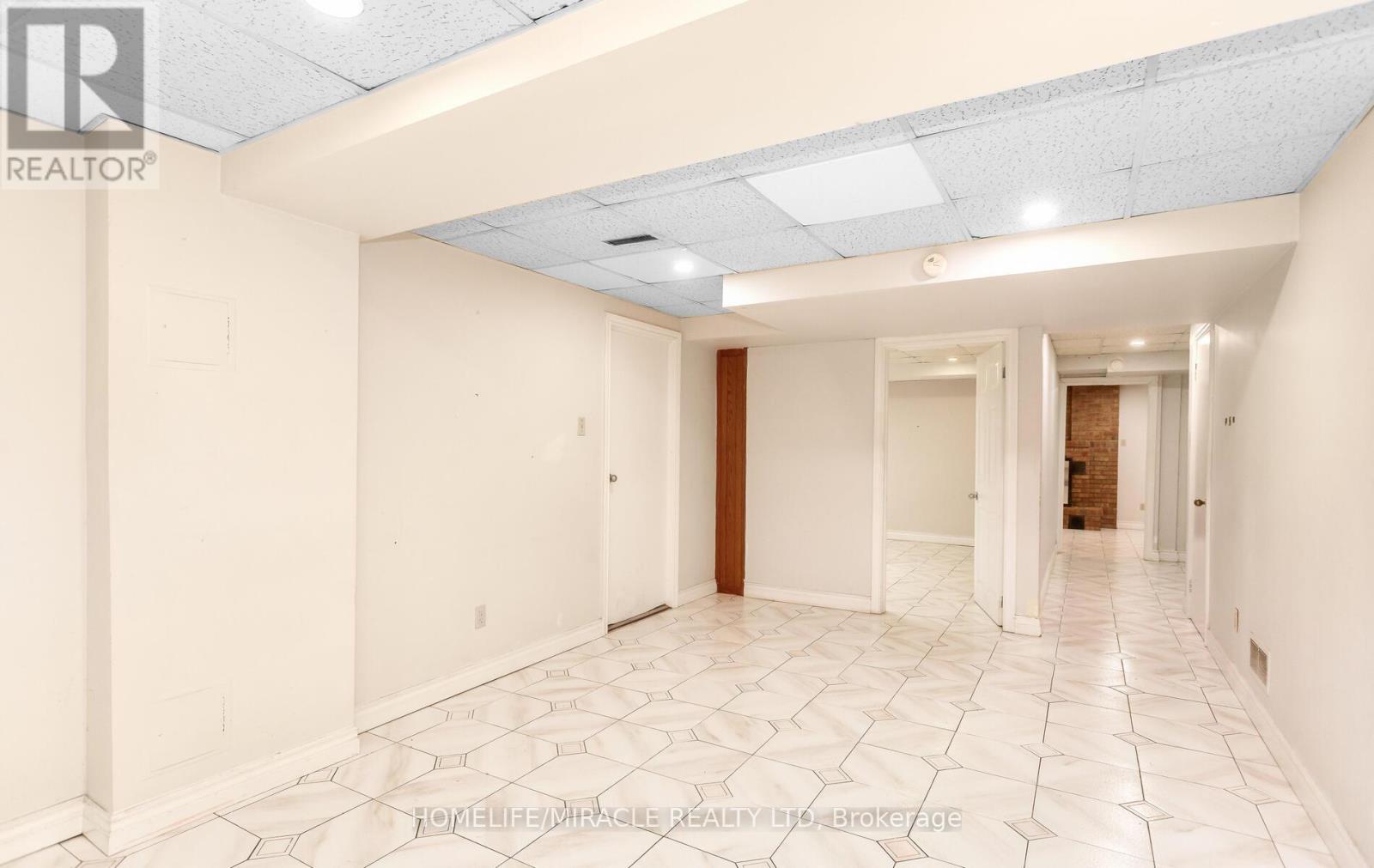 85 Harlow Crescent, Toronto, Ontario  M9V 2Y8 - Photo 42 - W12970456