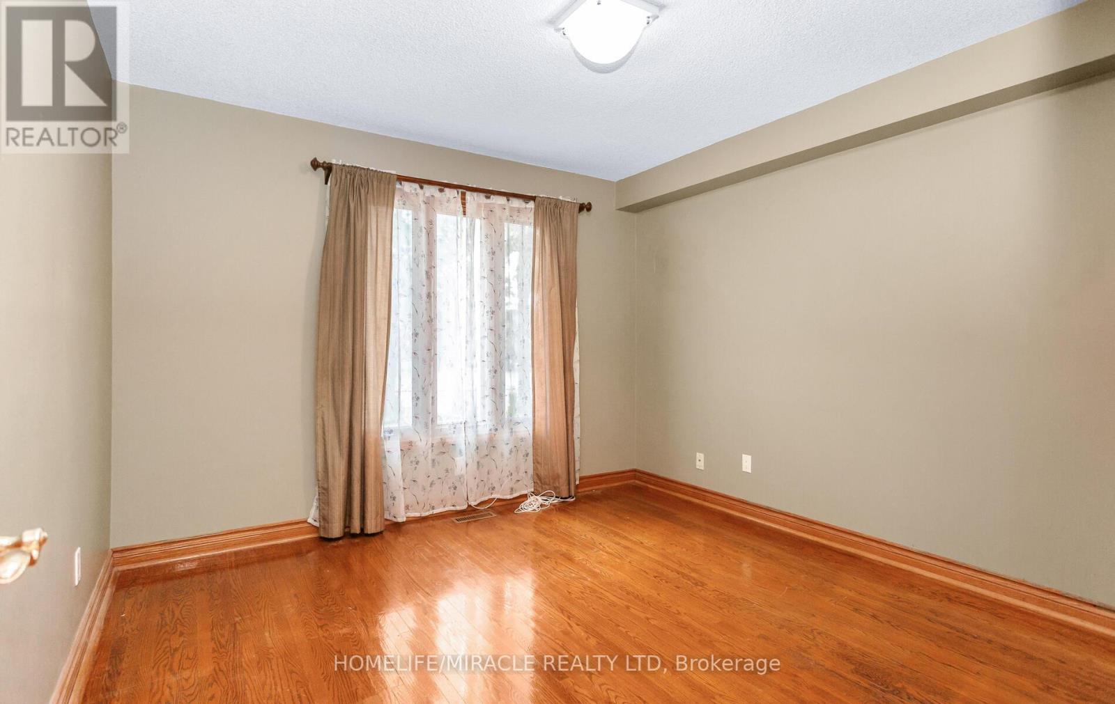 85 Harlow Crescent, Toronto, Ontario  M9V 2Y8 - Photo 17 - W12970456