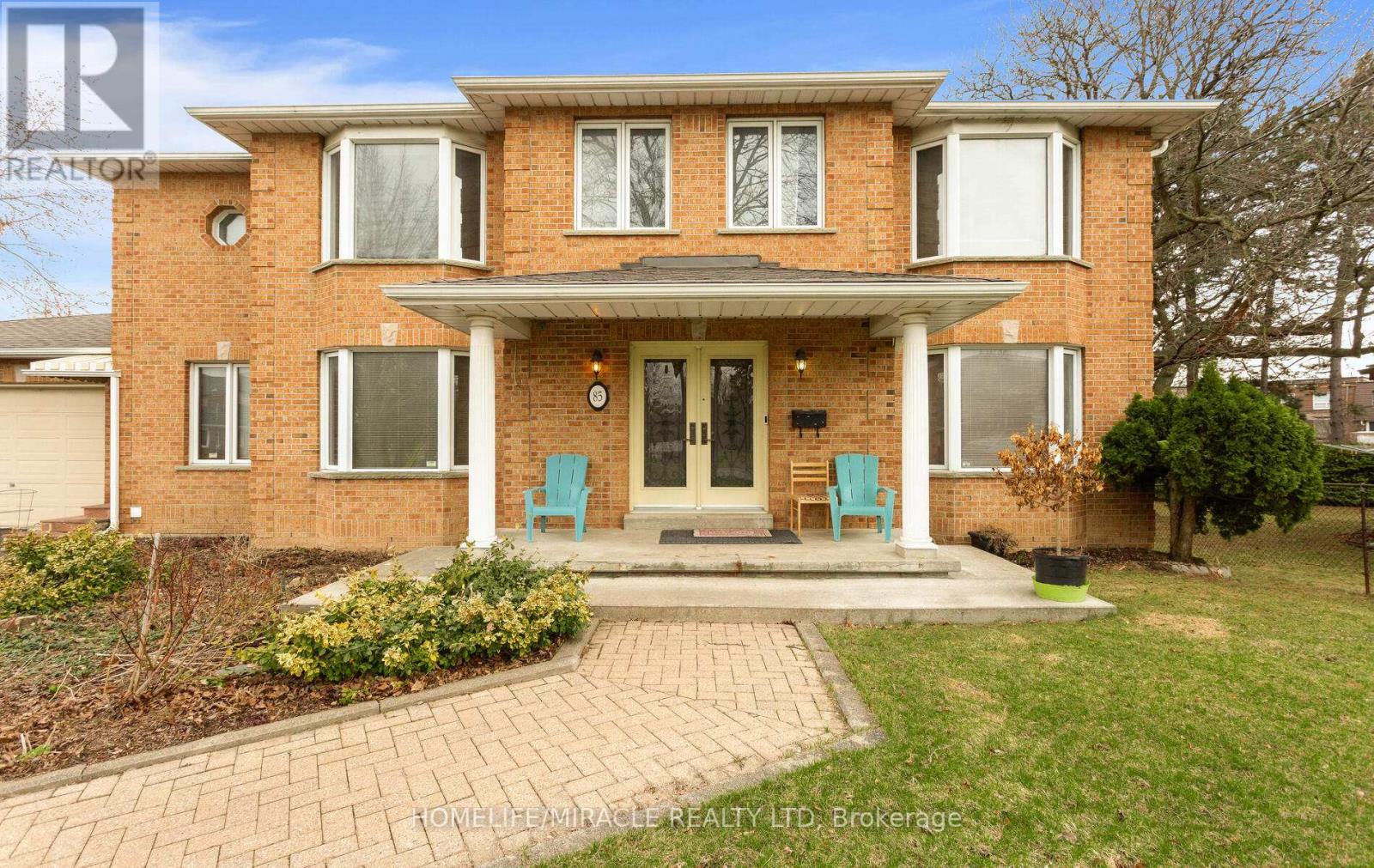 85 Harlow Crescent, Toronto, Ontario  M9V 2Y8 - Photo 4 - W12970456