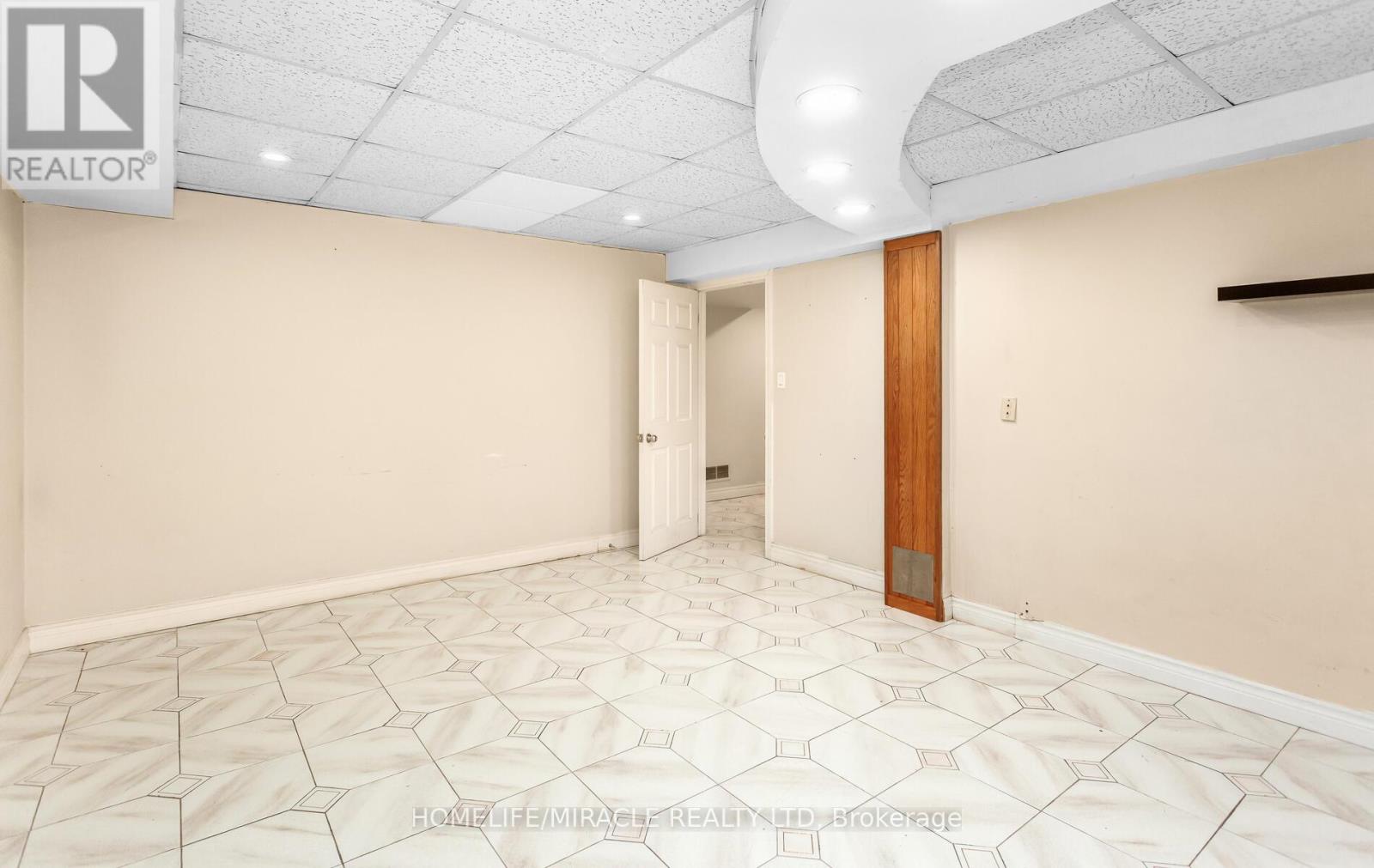 85 Harlow Crescent, Toronto, Ontario  M9V 2Y8 - Photo 44 - W12970456