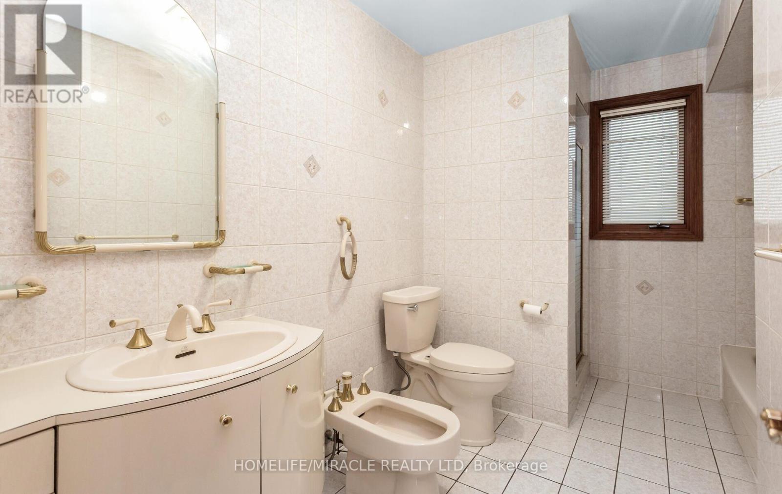 85 Harlow Crescent, Toronto, Ontario  M9V 2Y8 - Photo 34 - W12970456