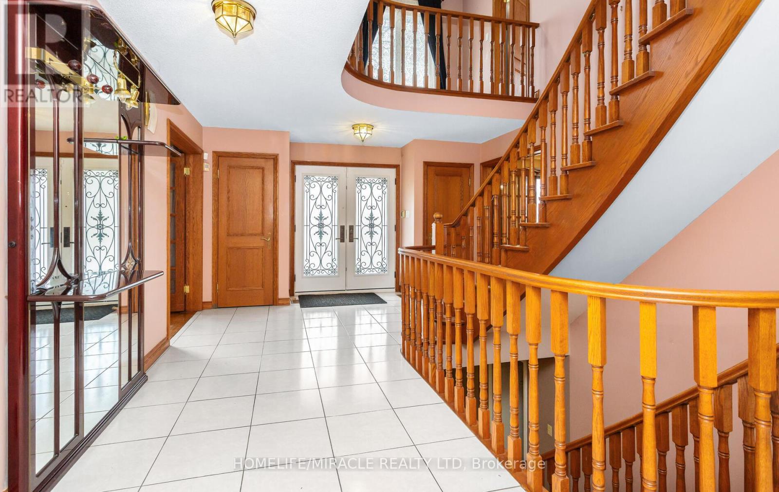 85 Harlow Crescent, Toronto, Ontario  M9V 2Y8 - Photo 5 - W12970456