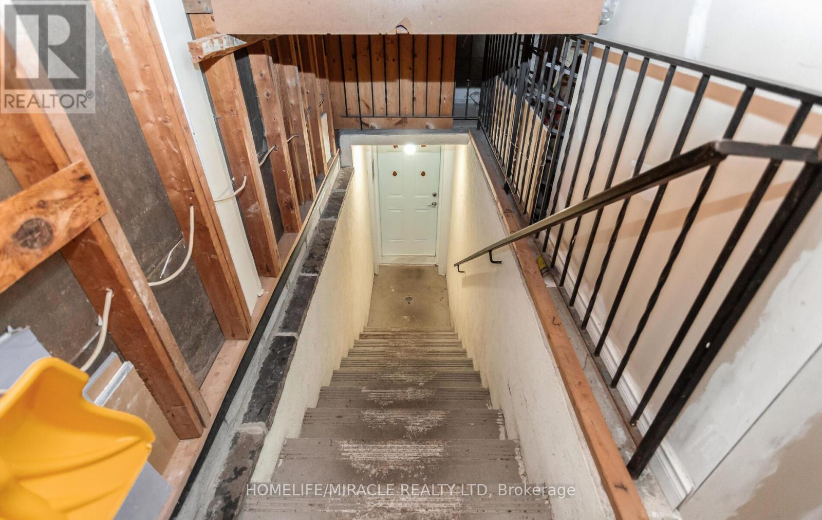 85 Harlow Crescent, Toronto, Ontario  M9V 2Y8 - Photo 39 - W12970456