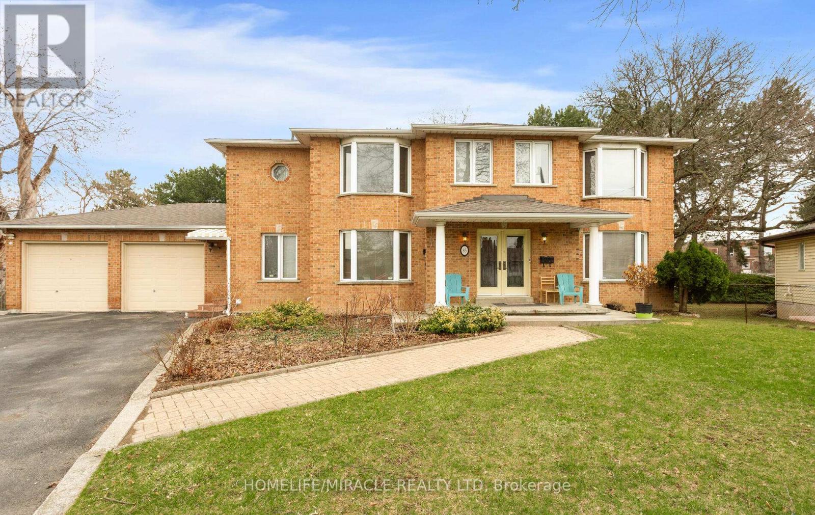 85 Harlow Crescent, Toronto, Ontario  M9V 2Y8 - Photo 3 - W12970456