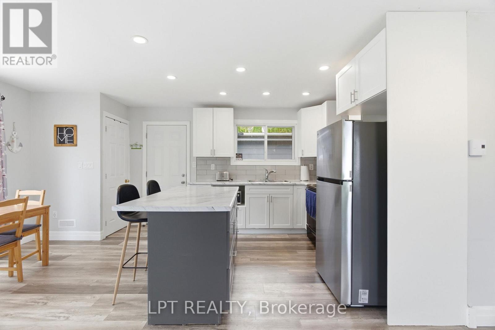 7597 Biddulph Street, Lambton Shores, Ontario  N0M 2L0 - Photo 15 - X12986112