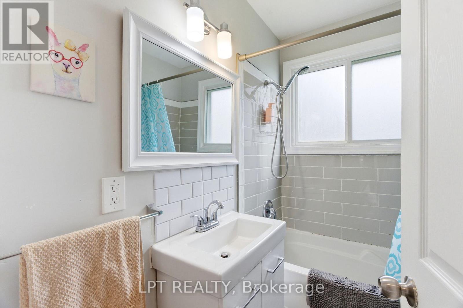 7597 Biddulph Street, Lambton Shores, Ontario  N0M 2L0 - Photo 26 - X12986112