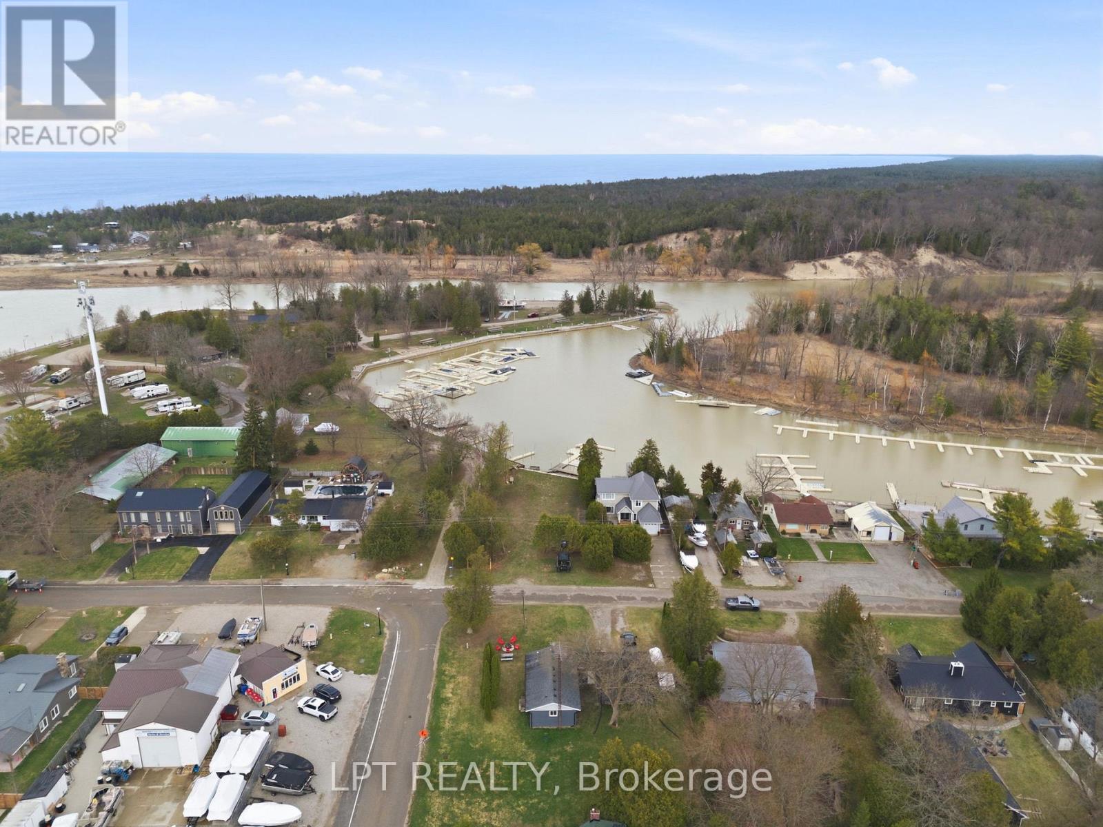 7597 Biddulph Street, Lambton Shores, Ontario  N0M 2L0 - Photo 41 - X12986112