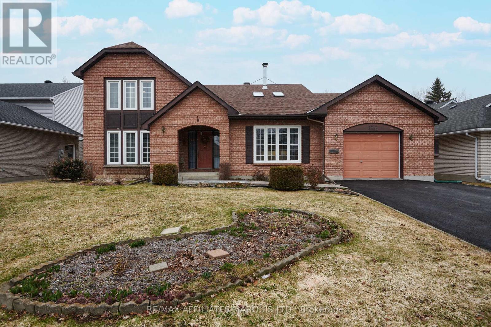 1717 Blakely Drive, Cornwall, Ontario  K6J 5M6 - Photo 4 - X12986528