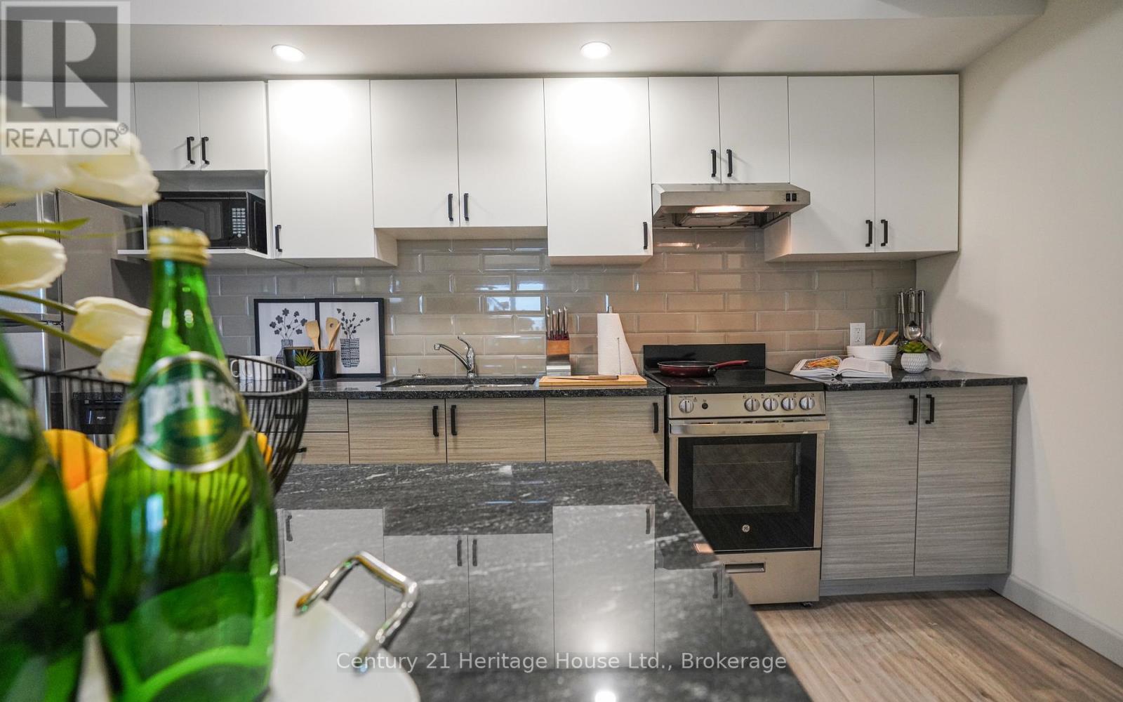 2701 - 203 Albert Street, Waterloo, Ontario  N2L 0K6 - Photo 7 - X12986534