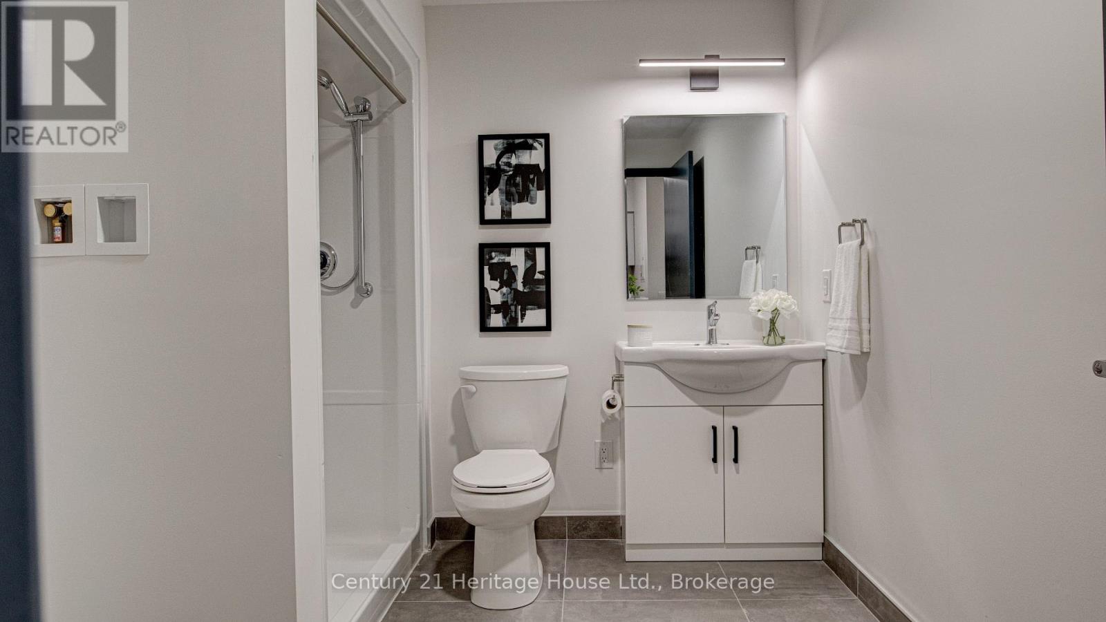 305 - 298 Hemlock Street, Waterloo, Ontario  N2L 0K8 - Photo 17 - X12986536